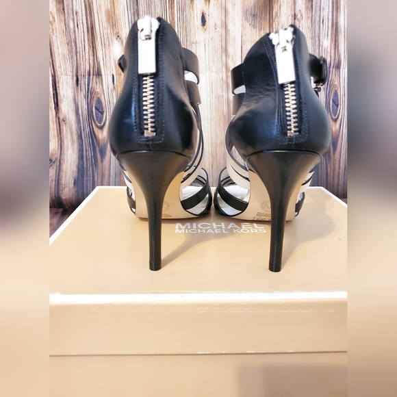 Michael Kors Cammie Open Toe Heel Sandals - Picture 7 of 13